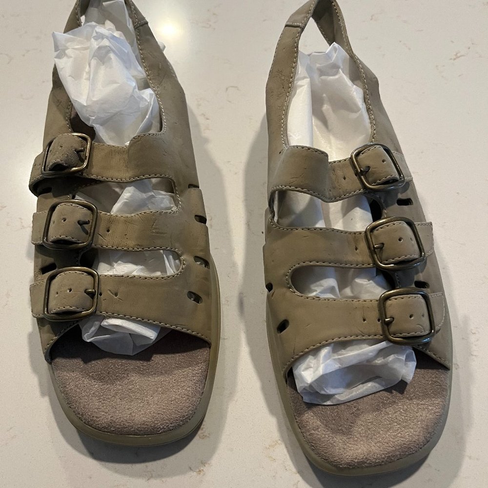 Mushroom Brand Womens Beige Strap Sandals Beige Size 7.5 M